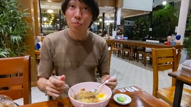 【タイ・アユタヤ】アユタヤで有名なレストラン「パックワーン」の美味しいタイ料理！（ミシュラン掲載店）(Ep.6) смотреть онлайн