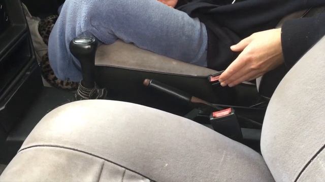 Mac DeMarco shows off his car! смотреть онлайн