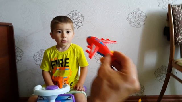 Подарок Самолёт Распаковка Королевские палочки смотреть онлайн