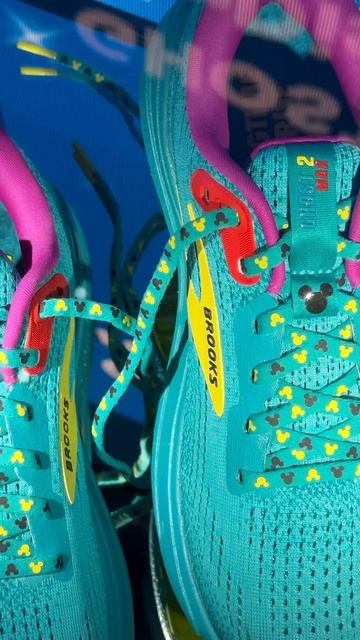 На этой недели Brooks Running совместно с Disney представили ограниченную коллекцию обуви смотреть онлайн