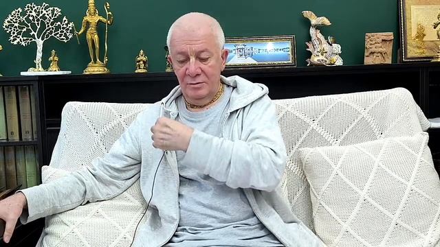 04/04/2025 Шри Чайтанья Бхагавата 1.1. Е.М.Чайтанья Чандра Чаран прабху. Вриндаван Парк смотреть онлайн