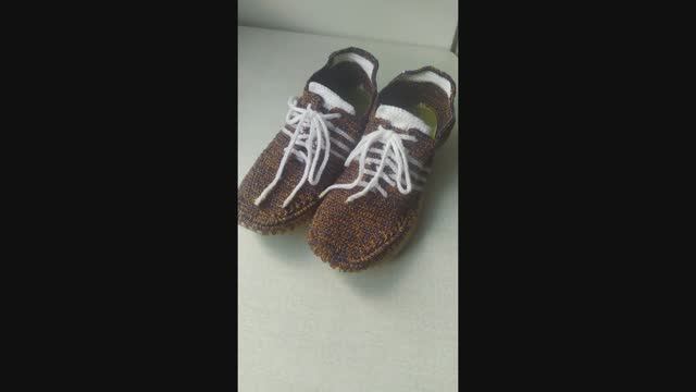 МУЖСКИЕ КРОССОВКИ НА ПОДОШВЕ, СВЯЗАННЫЕ КРЮЧКОМ. смотреть онлайн