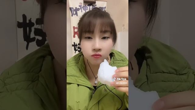 Снежные блоки хрустят, вкуснейший мукбанг АСМР от кореянки! смотреть онлайн