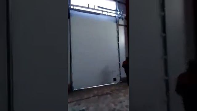 Промышленные ворота смотреть онлайн