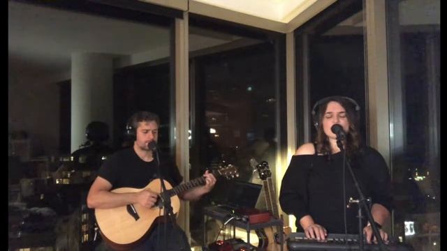 Right Here Waiting (cover) смотреть онлайн