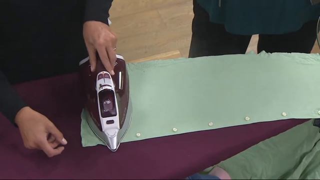 Rowenta Professional Microsteam 1800W Iron w/ 3D Soleplate on QVC смотреть онлайн