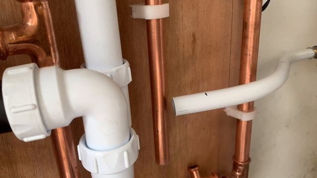 Plumber - Cylinder installation part 4 смотреть онлайн