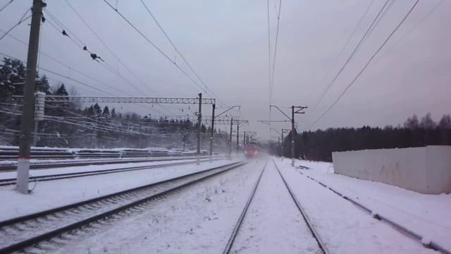 Снежное утро на станции Чисмена и отправление ЭП2Д-0019 в Волоколамск смотреть онлайн