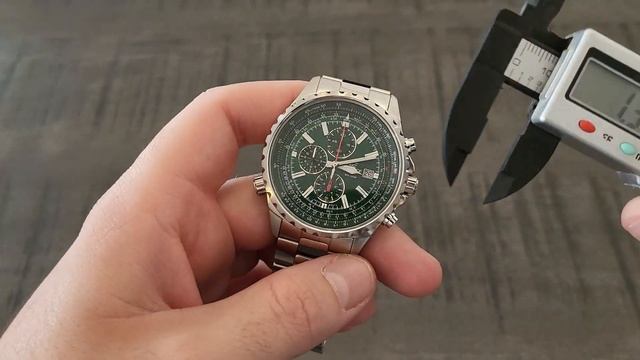 Casio Edifice EF-527D-3AVUEF / EF-527D-2AVUEF / "Breitling" Navitimer für Arme :-) / Schöne Farben смотреть онлайн