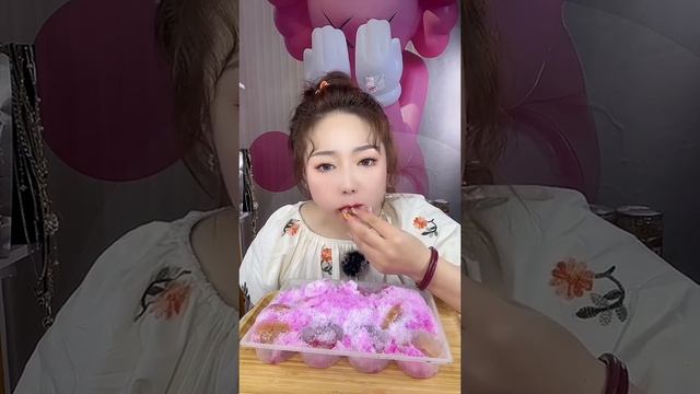 Невероятное поедание льда со снегом из морозилки! асмр мукбанг льда смотреть онлайн