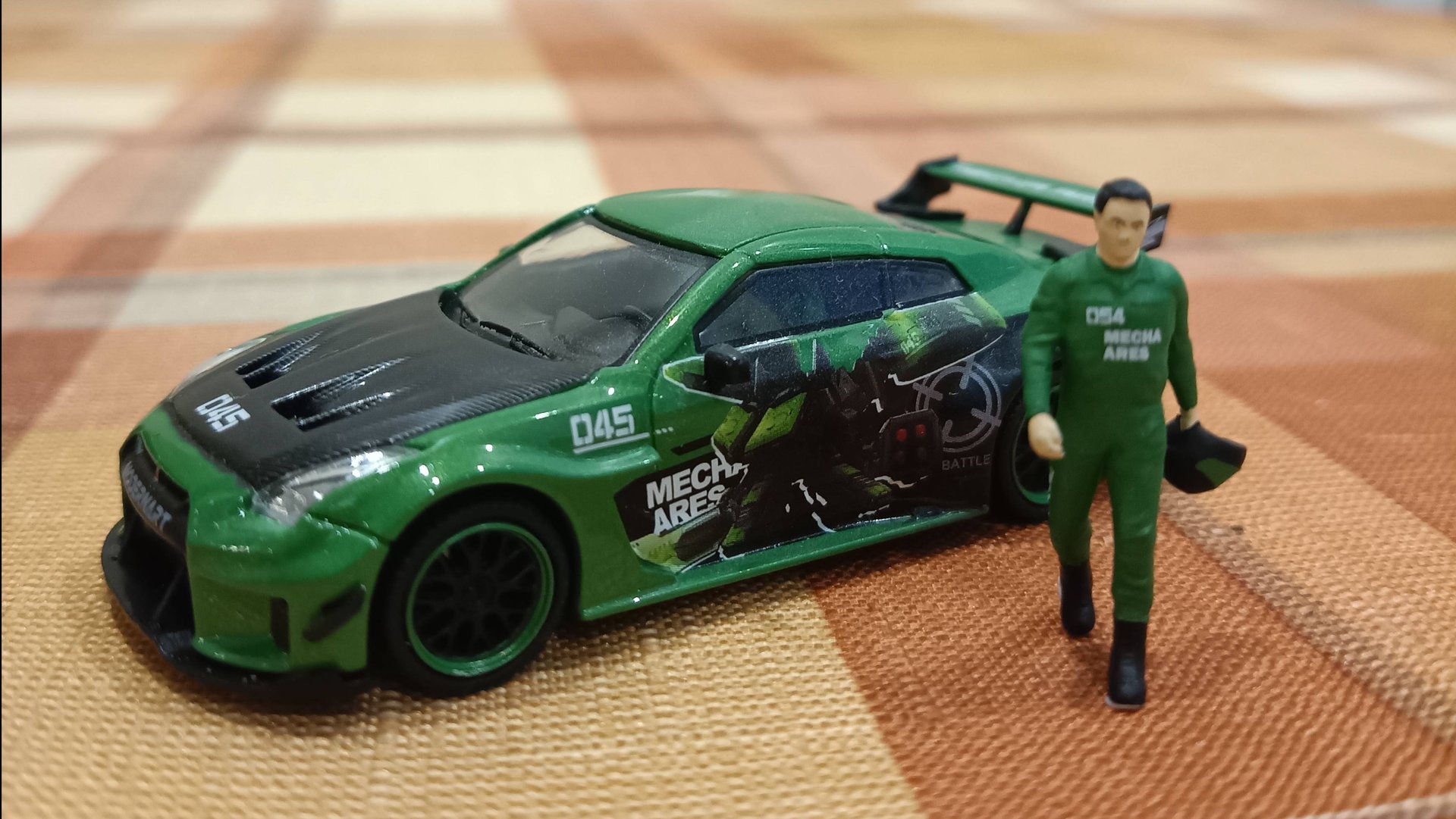 Modernart 1:64 Nissan GTR-35 Mecha смотреть онлайн