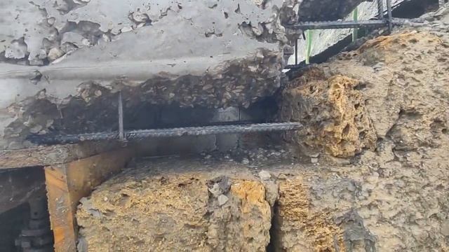 Строители забыли добавить цемент в армопояс. Срочно! смотреть онлайн