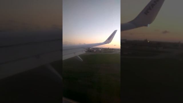 Hard Landing In Malta (LMML) - Ryanair - Жесткая посадка в Мальте (LMML) - Ryanair