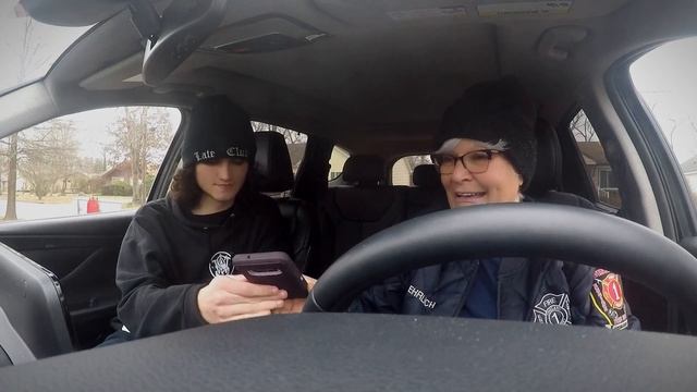 GRANDMA REACTS TO SLIPKNOT!!!! (Devil in I, Duality) смотреть онлайн