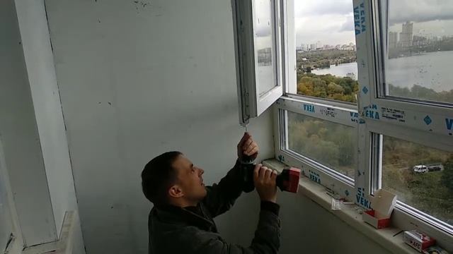 Установка детского замка WSL на пластиковое окно VEKA