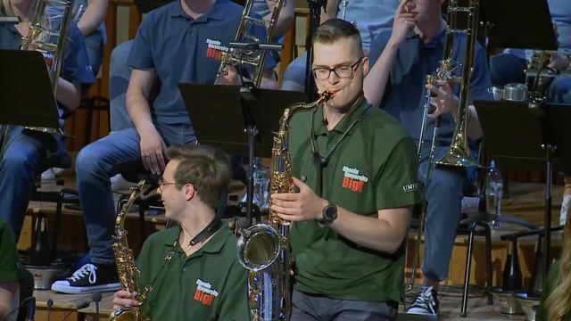 Free Flight | Chopin University Big Band | Piotr Kostrzewa смотреть онлайн