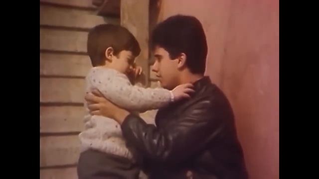 Emrah, Annesini Amcasıyla Bastı! | Ayrılamam Küçük Emrah Türk Filmi