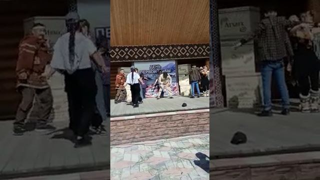 ПРАЗДНИК ПЕРВОЙ РЫБЫ В ПЕТРОПАВЛОВСК-КАМЧАТСКОМ. 12.06.2022. ТАНЦУЮТ ВСЕ 👍 смотреть онлайн