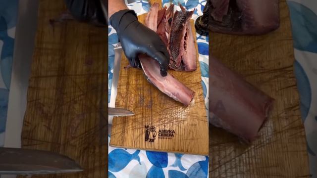 Вкусную олюторскую селедку просто в Москве не найти🐟 Нам попалась с икорочкой😘 смотреть онлайн