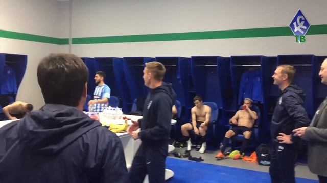 Раздевалка «Крыльев» после выхода в Премьер-лигу смотреть онлайн