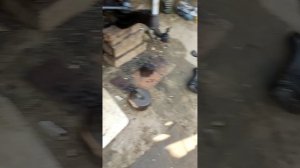 Выбиваю шкворень КамАЗ самосвал 55111, часть 1.