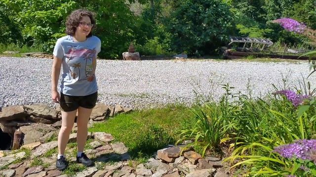 Family Butterfly Outing, from the whole heehaw gang at chalet Millett! 6/9/17 Eve Starr Fiber arts смотреть онлайн