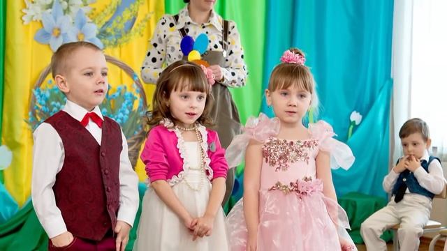 "Мама, милая моя" Утренник Средняя группа ДП. УВК №6, 2017 г. смотреть онлайн