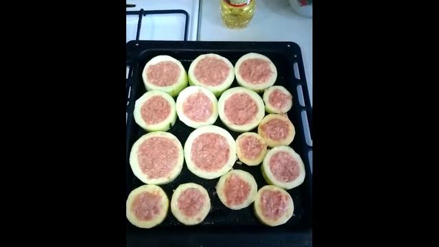 Фаршированные запеченные кабачки. смотреть онлайн