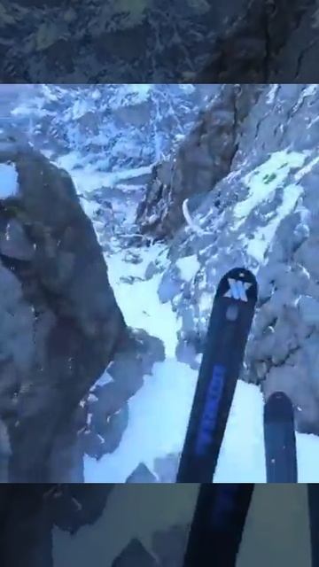Спуск с горы на лыжах и с парапланом смотреть онлайн