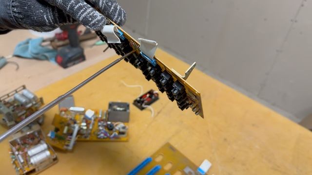 Разобрали Прибор для исследования АЧХ Х1-55