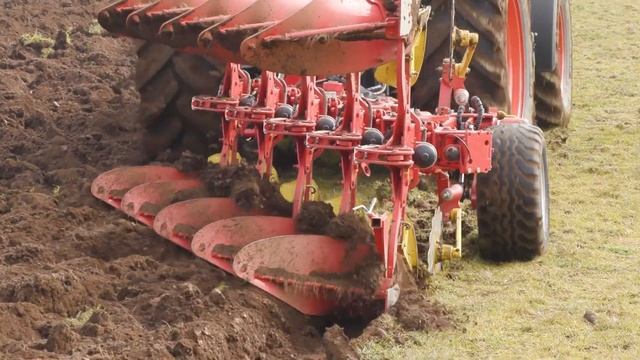 Claas 650 Arion And Pottinger Plough
