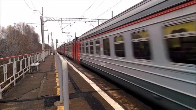 Электропоезд ЭД4М-0356 проезжает платформу Вохна