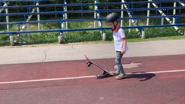 Впервые катаю на скейте смотреть онлайн