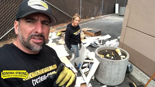 Are We Turning Into Hoarders? смотреть онлайн