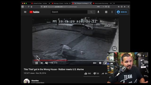 Robber Meets Military Man! смотреть онлайн