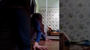 Как сесть на правый шпагат за 5 мин.