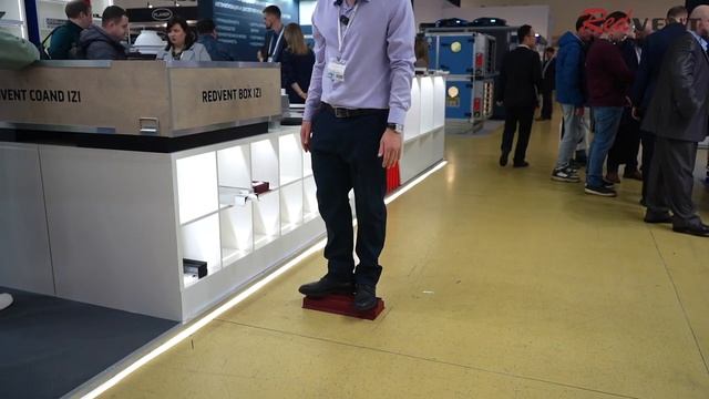 Щелевой диффузор для напольной установки РЭД-AQUA для бассейна смотреть онлайн