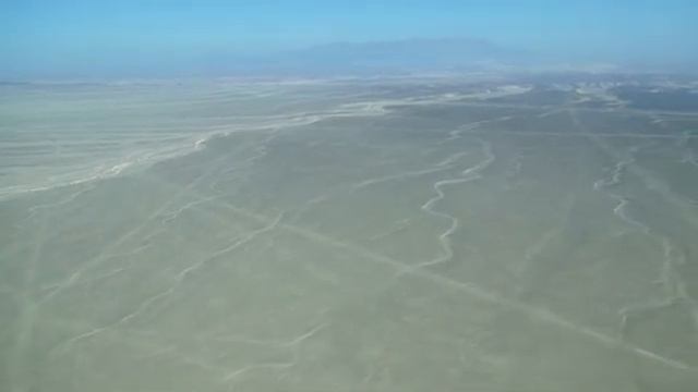 Полёт над пустыней Наска _ Flying over the Nazca desert (360p) смотреть онлайн