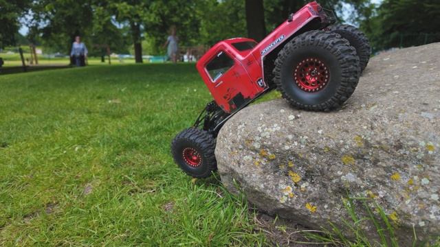 Epic Spider-Man inspired RC Crawler + Stealth X смотреть онлайн
