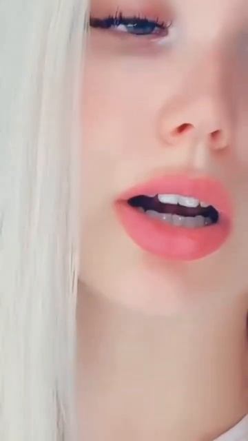 Alyx Star смотреть онлайн
