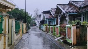 Сильный дождь и ветер в Индонезийской деревне. Релакс, быстрый сон, расслабление.