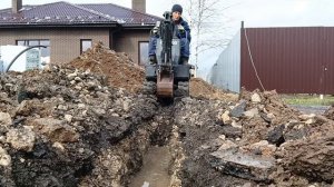 Мини экскаватор 29575 копаем дорогу