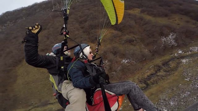 29112019 ParaTourYes gudauri paragliding полет гудаури بالمظلات، جورجيا بالمظلات смотреть онлайн