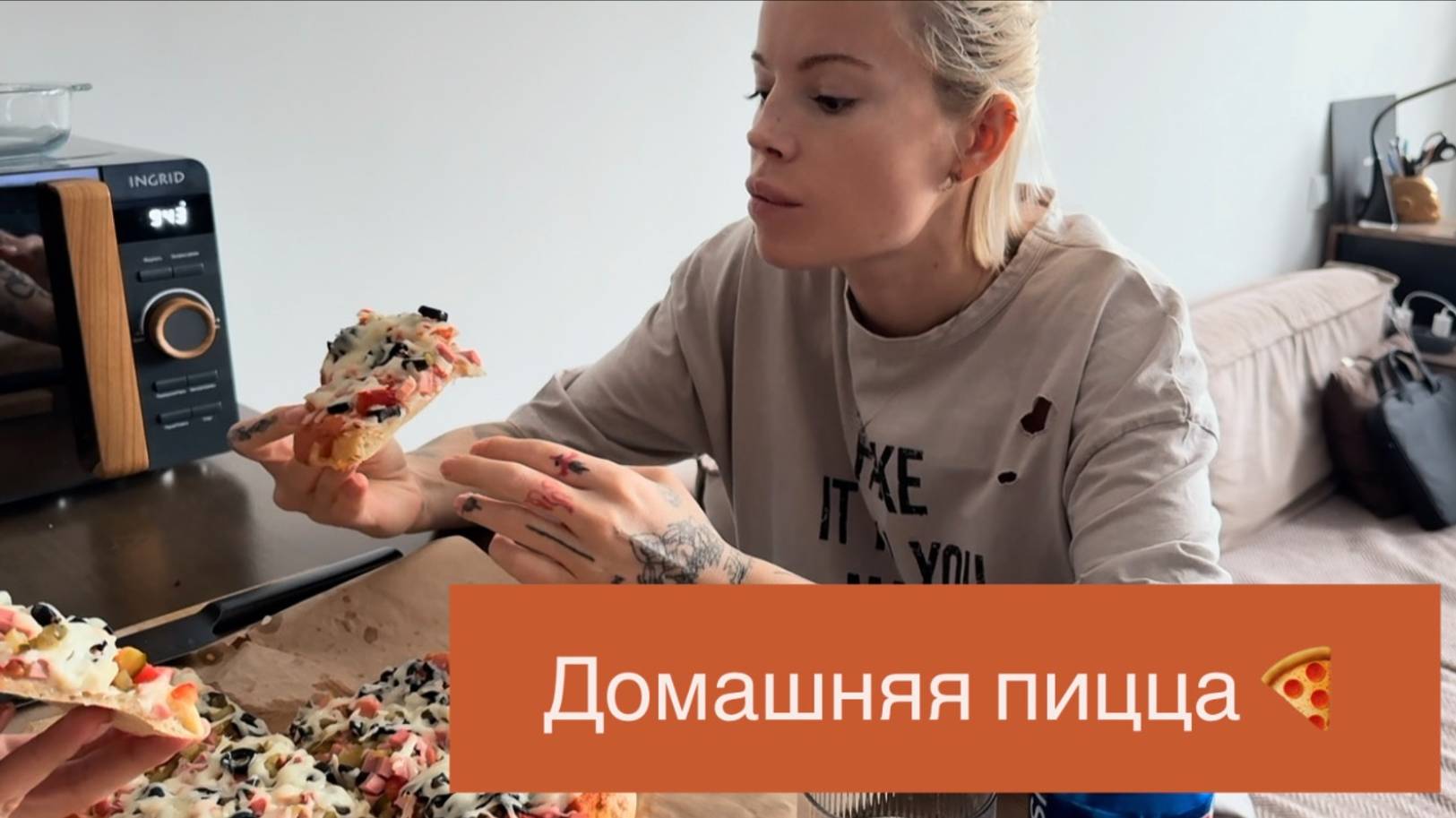 Итальянцы нас сожгут на костре 🔥🧯Приготовили пиццу как в школьной столовой 🍕 ОБЪЕДЕНИЕ 🤤Мукбанг смотреть онлайн