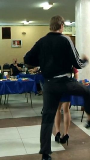Колян танцует пасодобль с Лерой. «Реальные пацаны»