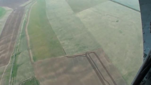 Десантирование 56 ОДШБ с МИ-8 2010 год смотреть онлайн