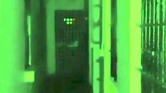 Real Ghost Caught On Video Camera Inside Haunted Jail смотреть онлайн
