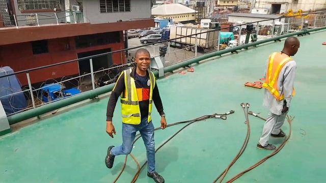 ПОРТ  ЛАГОС  -  НИГЕРИЯ  !   САМАЯ   БЕДНАЯ  СТРАНА   НА   ПОБЕРЕЖЬЕ   СЛОНОВОЙ  КОСТИ !