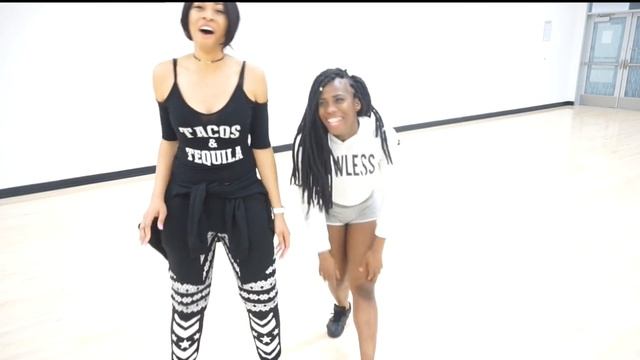 4 DANCE MOVES TO SLAY ON THE DANCE FLOOR ! with Nkeiruka смотреть онлайн