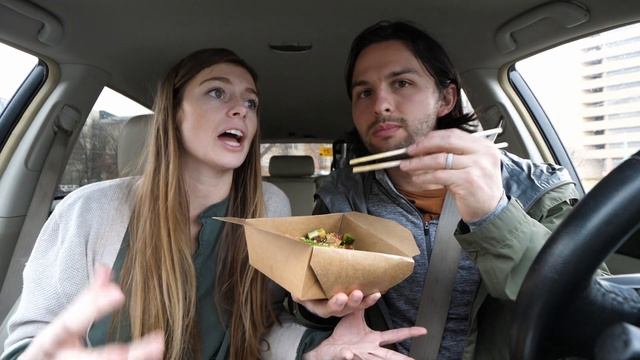 First Time Trying Poke! 🤤😋 Salmon, Yellowtail & Tuna + Tobiko + Citrus Sesame Dressing! 🍣